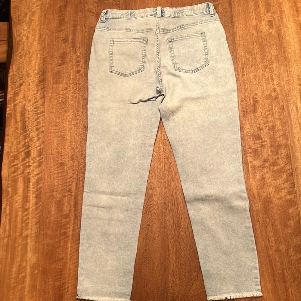 Light wash cropped jeans big girls Size 16